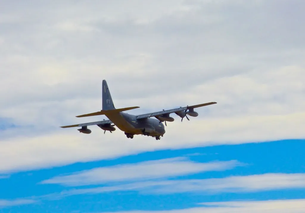KC-130 Aerial Refueling Tankers Practicing Touch and Goes At Davis-Monthan AFB in Tucson, AZ Feb 18, 2016 <<>> P1010590 - Version 2