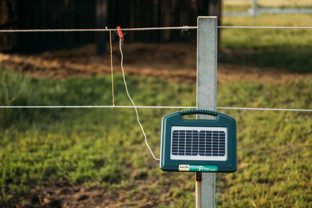 Electric fence energiser with integrated solar panel. Patura P70 Solar