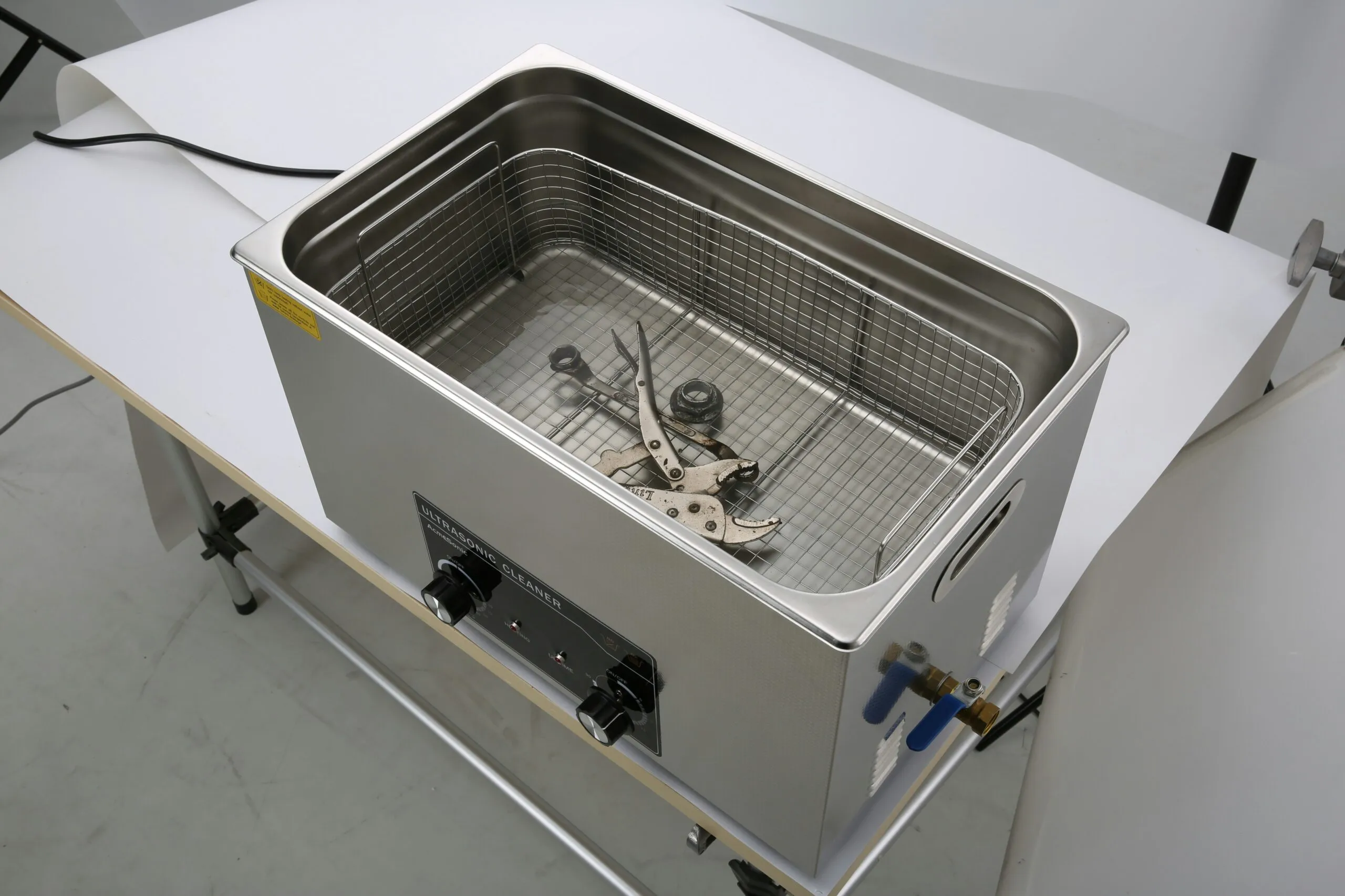 a machine that is sitting on top of a table