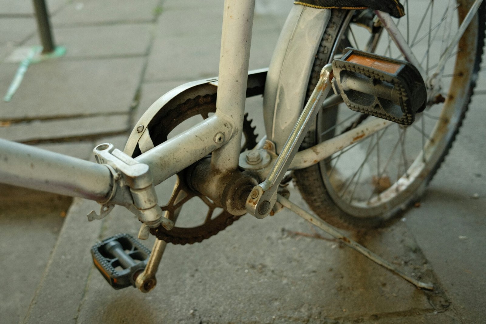 a bicycle with a chain