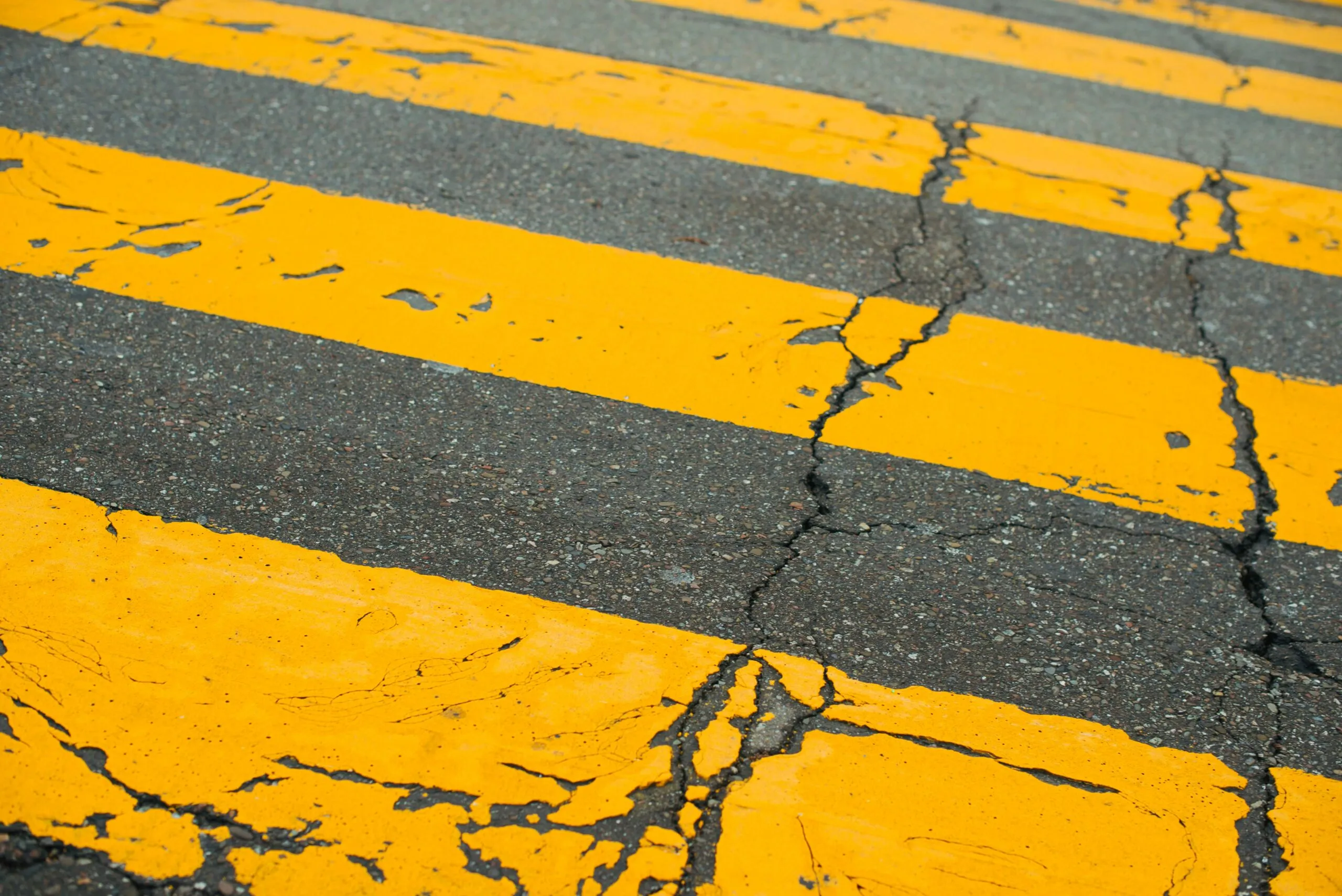 yellow and gray concrete road
