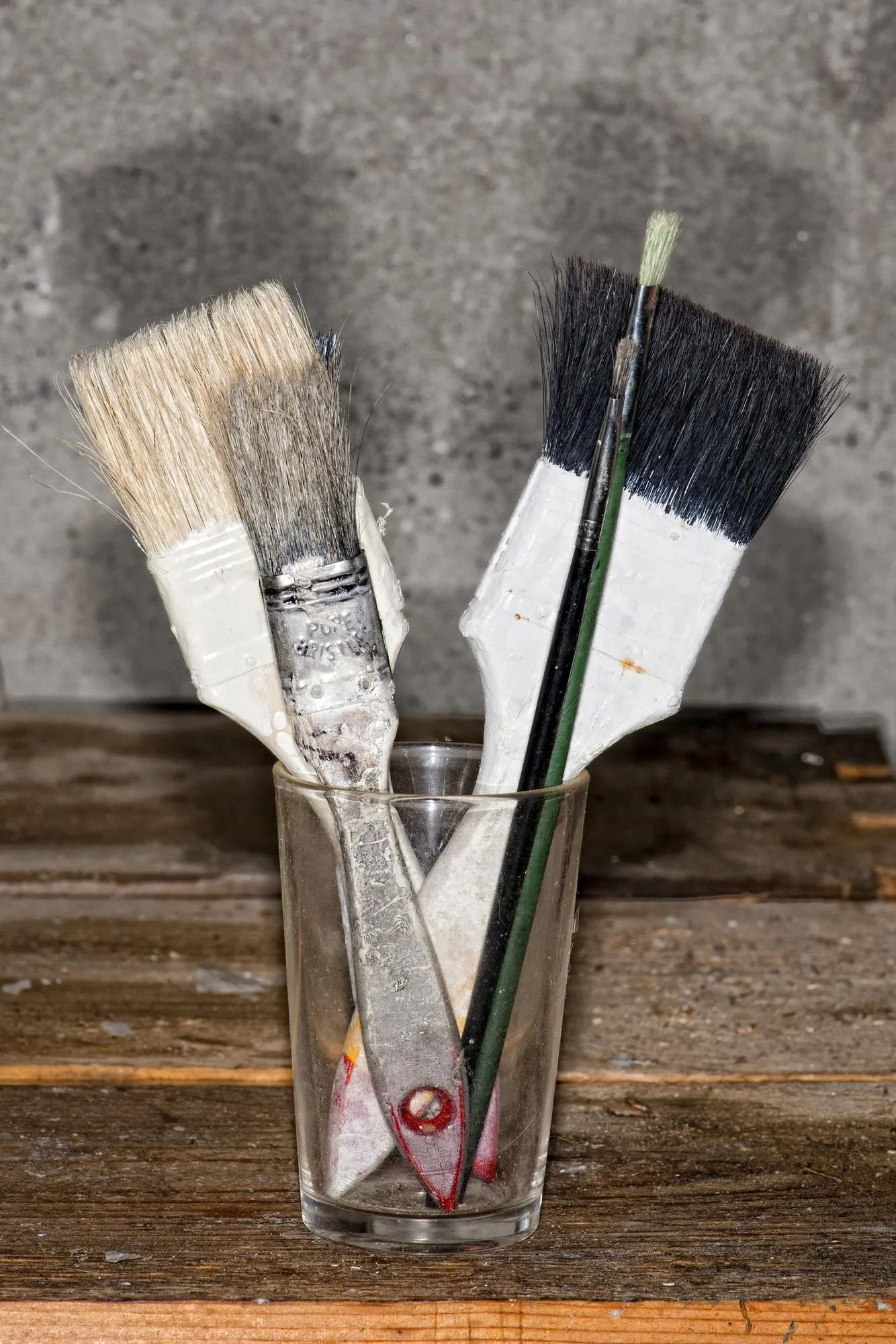Old used paint brush