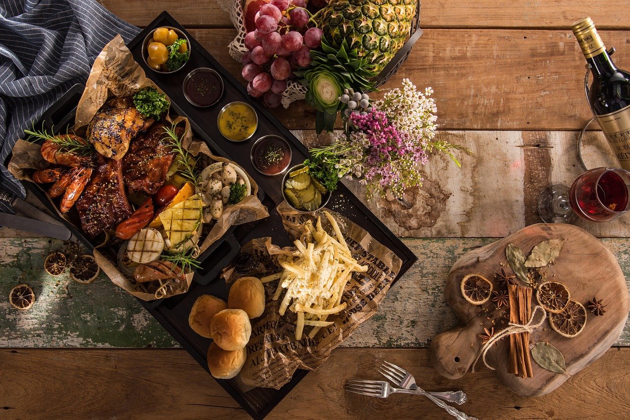 christmas wallpaper, platter, food, starters, meal, feast, dining table, table, eat, delicious food, restaurant, dining, cuisine, catering, buffet, flat lay