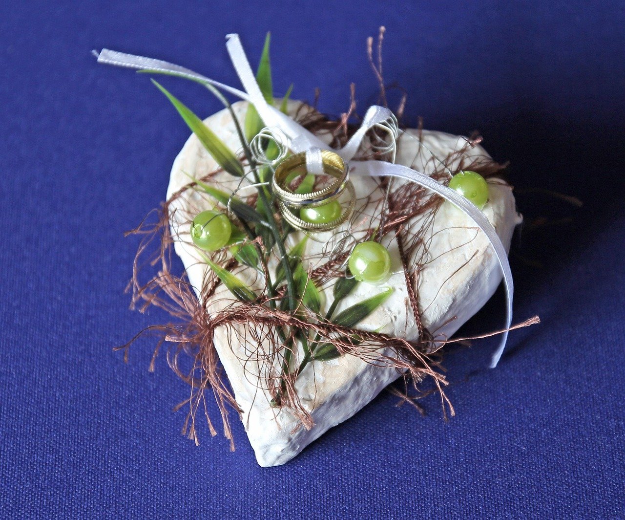 heart, decoration, wedding, flower arrangement, handwork, handcraft, hobby, paper mache, wedding, paper mache, paper mache, paper mache, paper mache, paper mache